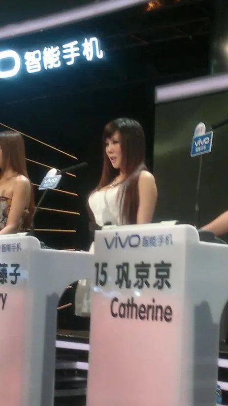 非诚勿扰美国西部专场女嘉宾伍藤子貌似是大胸妹\