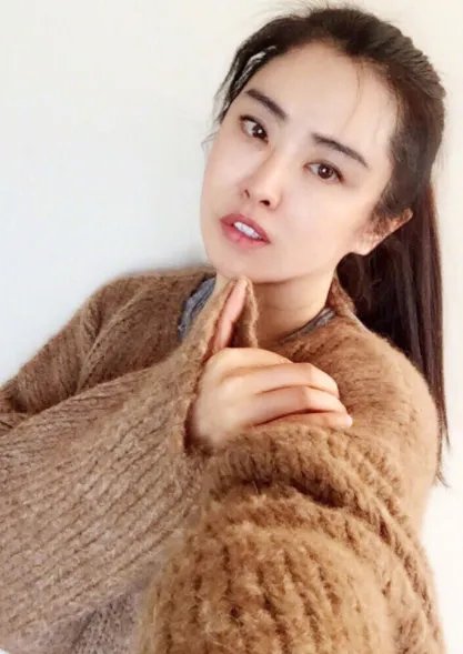 唐宁被曝无戏可拍，王祖贤300亿账单疑似被曝，为何会反差这么大？