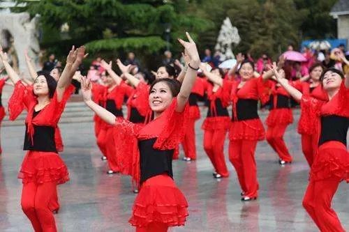 为什么有些大妈天天跳广场舞却还是那么胖？