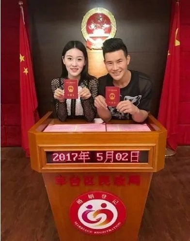 饰演《小兵张嘎》中嘎子结婚了？他的老婆是谁？