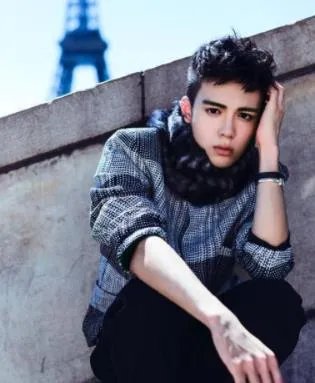 曾舜晞图片：杜天皓和曾舜晞两人什么关系长得好像