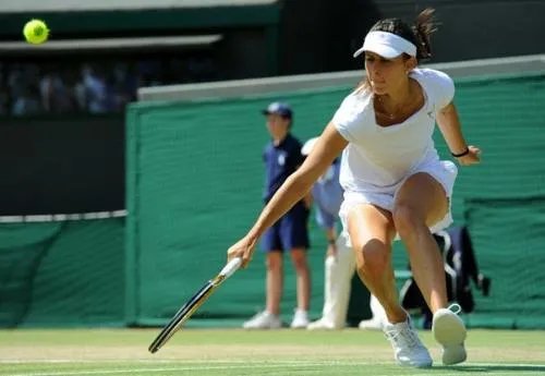 皮隆科娃是谁，听说皮隆科娃长得像姚明一样的身材。