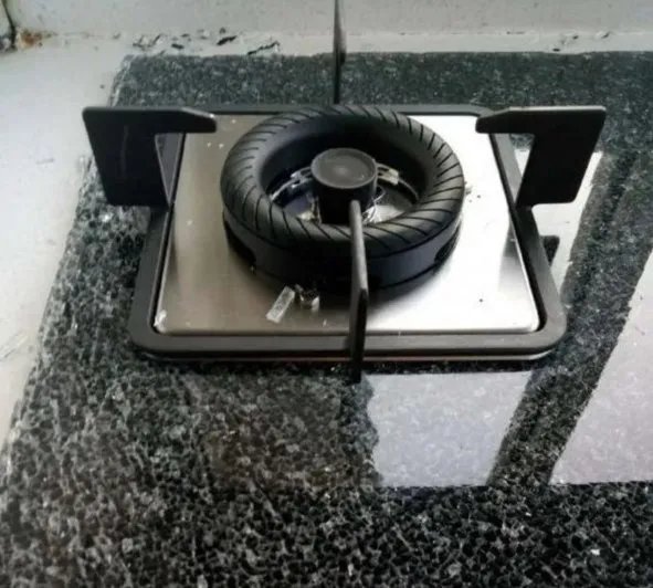 美的回应网购燃气灶突然爆炸，美的燃气灶爆炸的原因是啥？