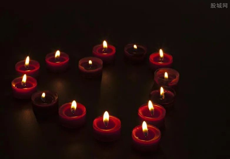 五粮液：独董郎定常因突发疾病去世 其资料简历引关注