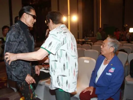 79岁谢贤发火拳打80岁曾江 怒问你死了没有？