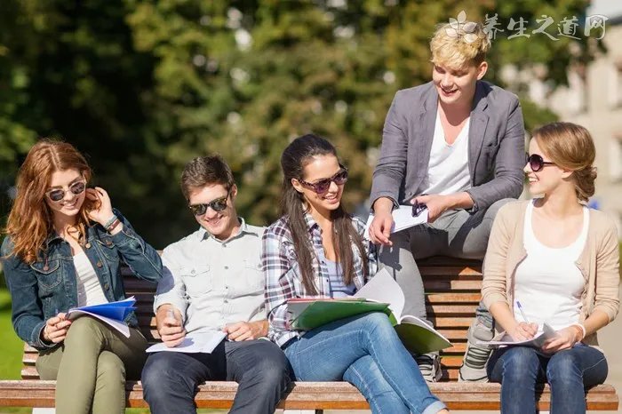 菏泽爱尔眼科医院为老年朋友科普焕晶白内障知识