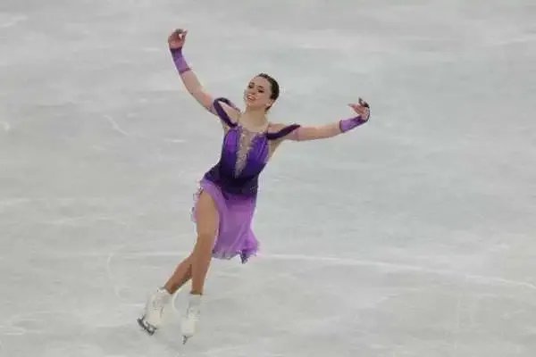 俄罗斯花滑三大套娃一娃更比一娃强，你如何评价俄罗斯选手的表现？