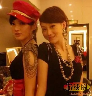 中国好声音丁丁也是个人工妹子 素颜照差别大