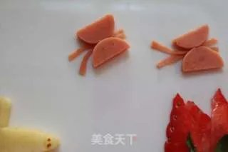 小猪佩琪水果拼盘