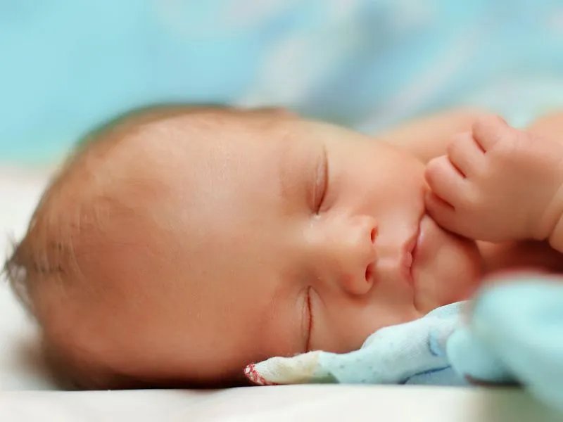 新生儿的奶粉量