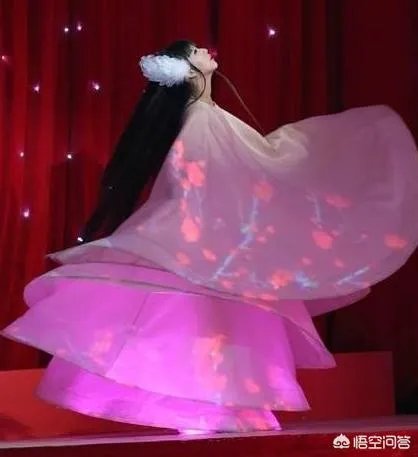 曾经在春晚舞台惊艳众人的小彩旗，现在怎么样了？