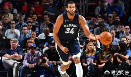 火箭签下约翰逊和赖特的话,周琦会不会成为第三个拥有总冠军戒指的中国人?