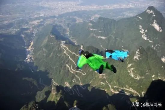 女大学生在张家界翼装飞行失踪,定位和手机都没带,生还的可能性大吗?