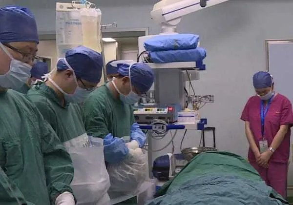 如何评价24岁女孩离世父母捐其器官救6人这一行为举动？