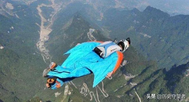 女大学生在张家界翼装飞行失踪,定位和手机都没带,生还的可能性大吗?