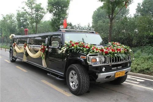 婚车加长悍马多少钱    婚车租赁注意事项