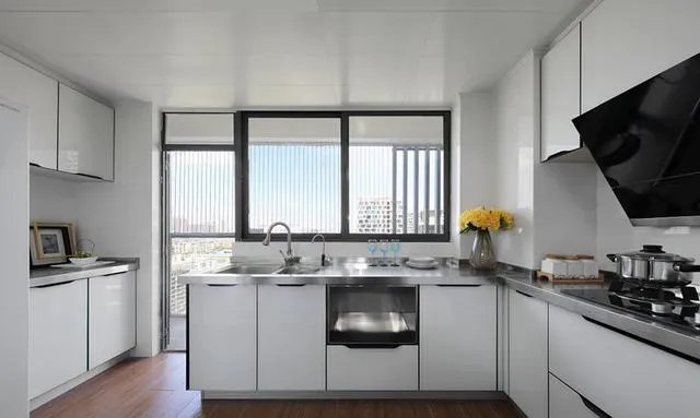 极简风格装修成本是不是比豪华装修要低呢？