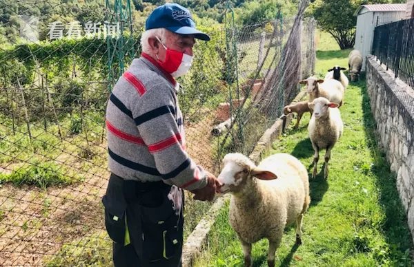 如何看待意大利二人小镇坚持戴口罩这一行为？