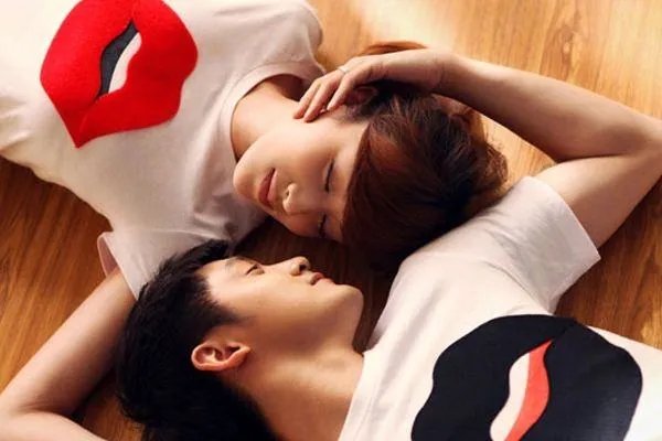 男子与妻子尸体同睡10年，一直舍不得埋掉，是什么原因让大家如此感动？