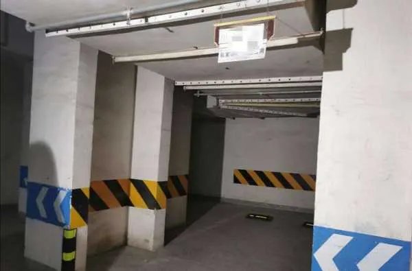 标准车位需要“神停车”，这给小区业主带来了什么麻烦？