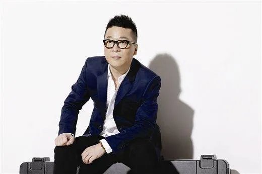 美丽的西双版纳，留不住我的爸爸。这是什么歌，谁唱的？