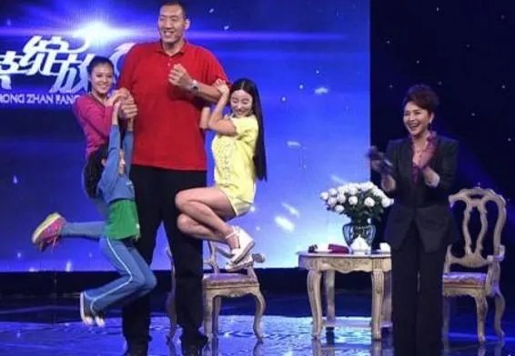 孙明明和姚明哪个高