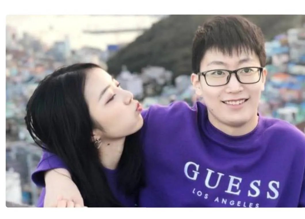 管泽元余霜分手是真的吗？两人恋爱的经历是什么？