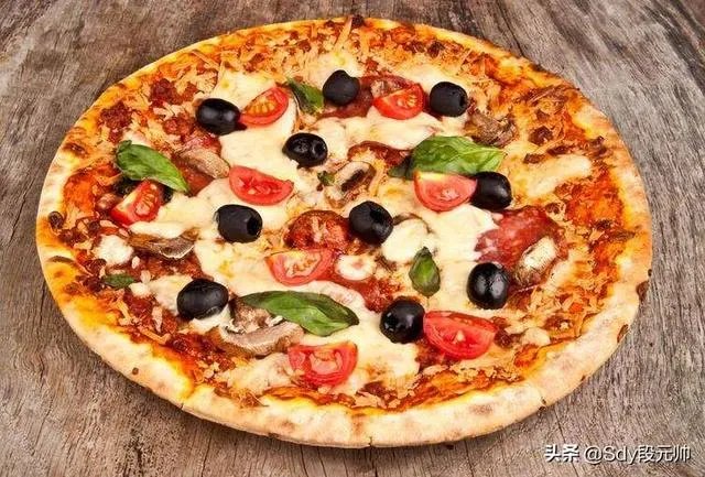 至尊披萨和尊宝比萨哪个好吃?为什么?