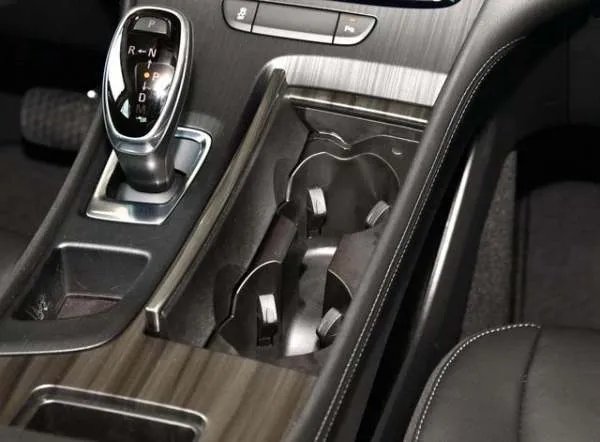 不到22万的中大型轿车，入门版的别克君越，配置够用吗？