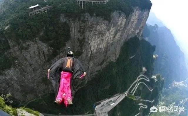 天门山翼装飞行失联女生已身亡，景区有责任吗？