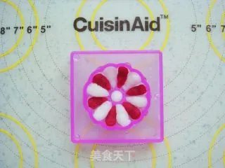 莲蓉花朵和果子