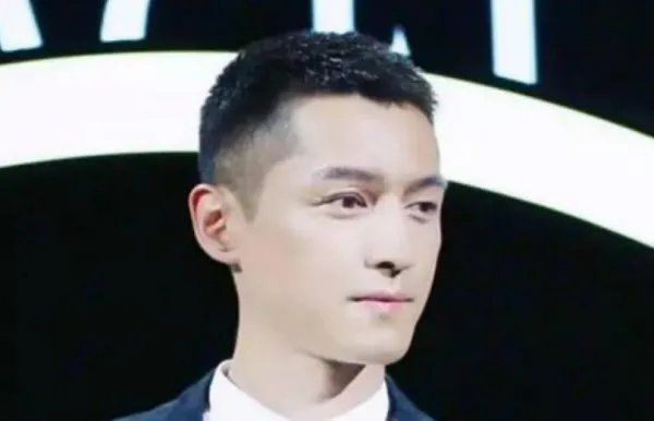 两边剃光的最帅气发型是什么发型