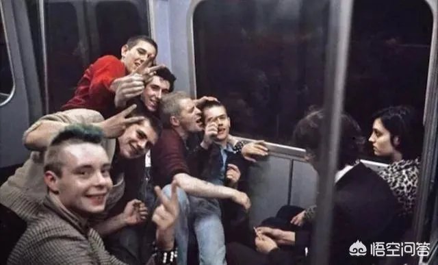 有哪些擅长以地铁为场景拍照的摄影师？