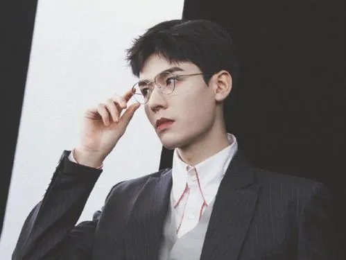 龚俊大学时的毕业照曝光，当时的他状态如何？