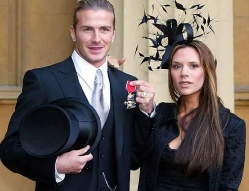 贝克汉姆的老婆叫什么大揭秘  维多利亚情定球场王子