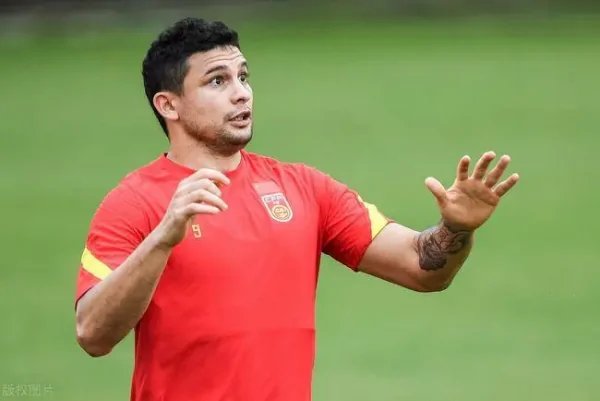 国足1:1战平澳大利亚，艾克森在场上的表现如何？