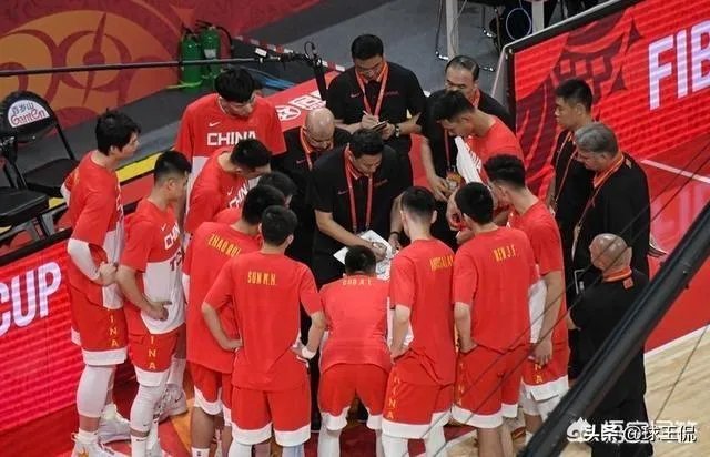 中国对波兰男篮赛