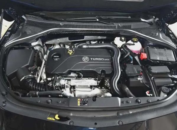 不到22万的中大型轿车，入门版的别克君越，配置够用吗？