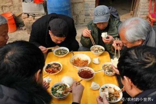 山西大爷发现“怪鸟”，坚持投喂4年，后来怎样了？