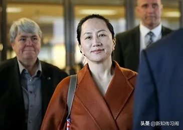 孟晚舟出庭时身边有不少随行的人是什么身份？又说明了什么问题？