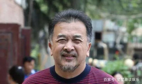 黄宏上午被免职，下午就被带走，如今多年过去了他过得怎么样？