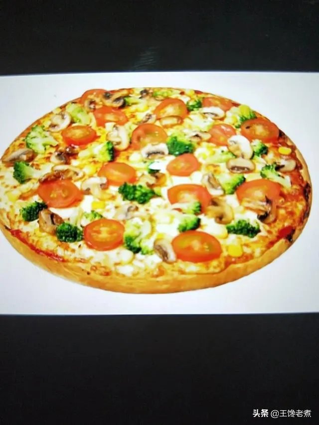 至尊披萨和尊宝比萨哪个好吃?为什么?