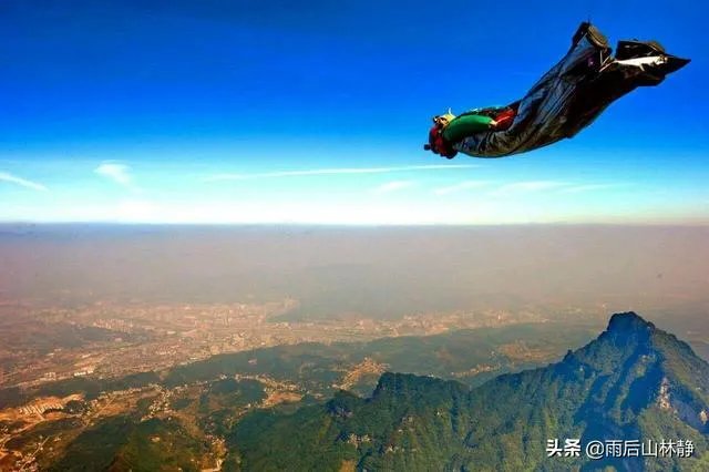 女大学生在张家界翼装飞行失踪,定位和手机都没带,生还的可能性大吗?