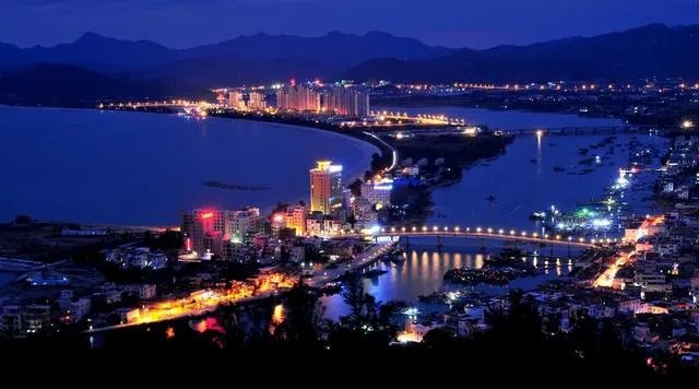 惠州惠东港口镇好不好玩，听说有很多海鲜？