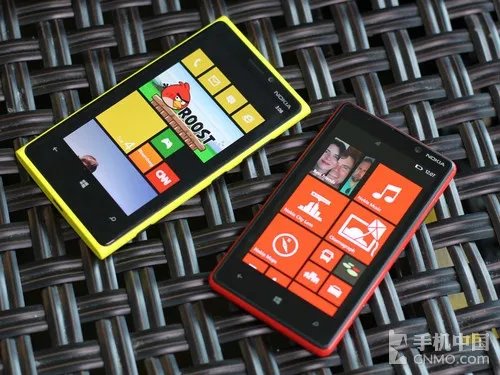 1299元最低价WP8 诺基亚Lumia 520评测
