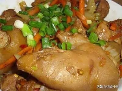 电饭煲能够煲压猪蹄吗？知道的能不能把过程写出来？