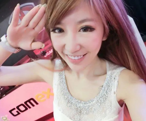 谢依彤抖胸直播 不正是粉丝渴望的福利吗