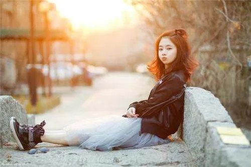 谭松韵宋威龙吻戏被围观，他们是在拍摄哪部剧呢？