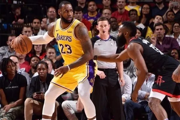 湖人大胜勇士以后，两人首发阵容究竟怎么样？