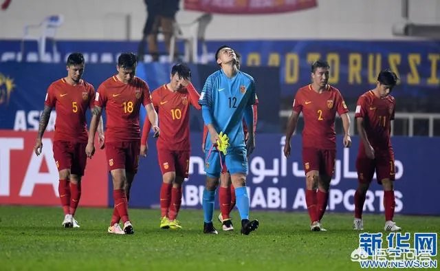 如果中国队11人跟10人哥伦比亚踢比赛，你觉得能赢吗？